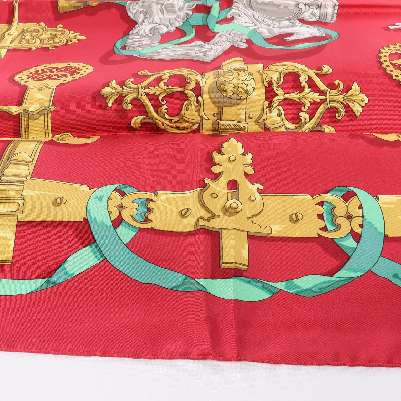 Hermès Hermès Carré 90 "Ferronnerie" 100% Silk Scarf in Red Rood