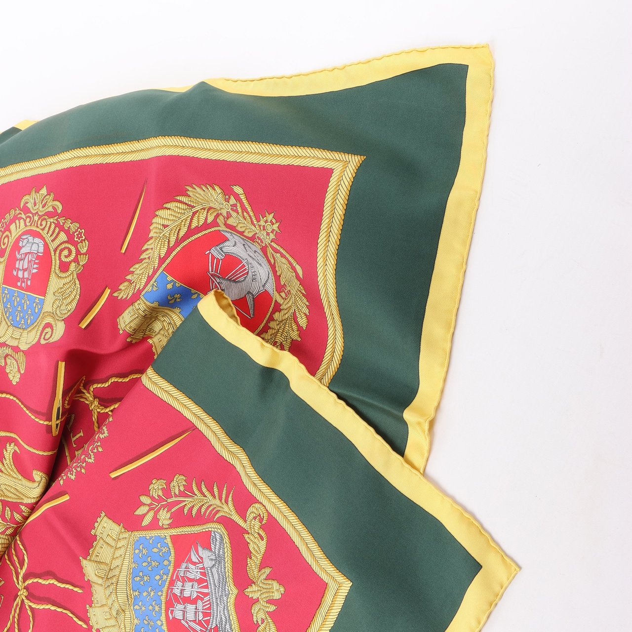 Hermès Hermès Carré 90 "FLVCTVAT NEC MERGITVR" 100% Silk Scarf in Green x Red Rood