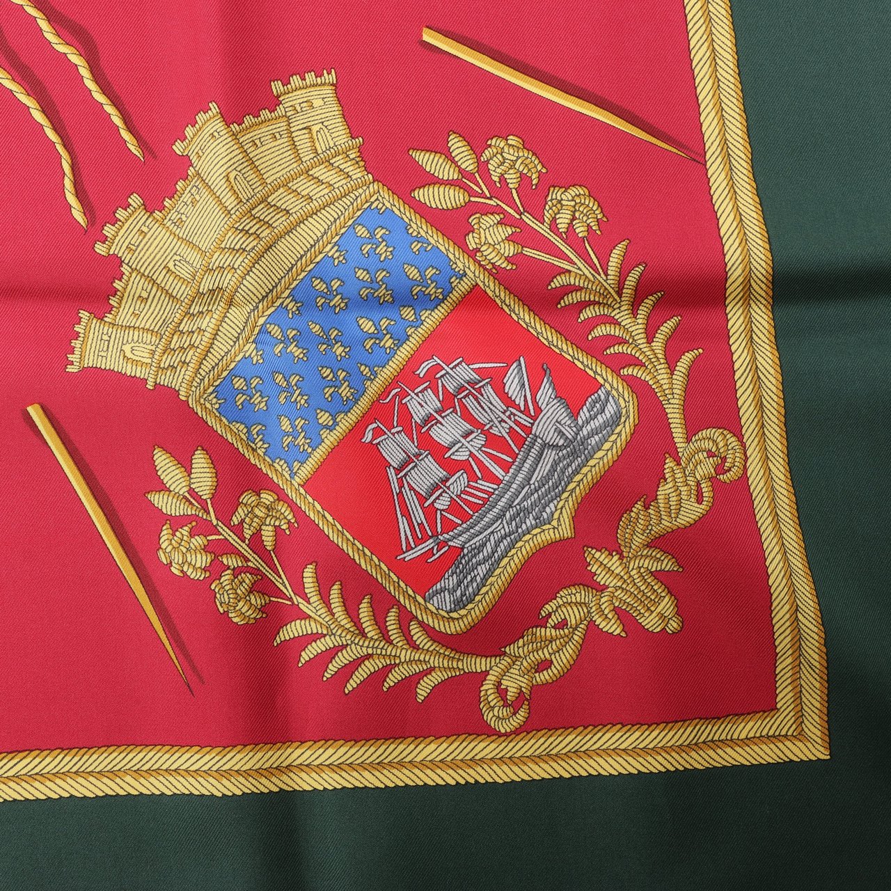 Hermès Hermès Carré 90 "FLVCTVAT NEC MERGITVR" 100% Silk Scarf in Green x Red Rood