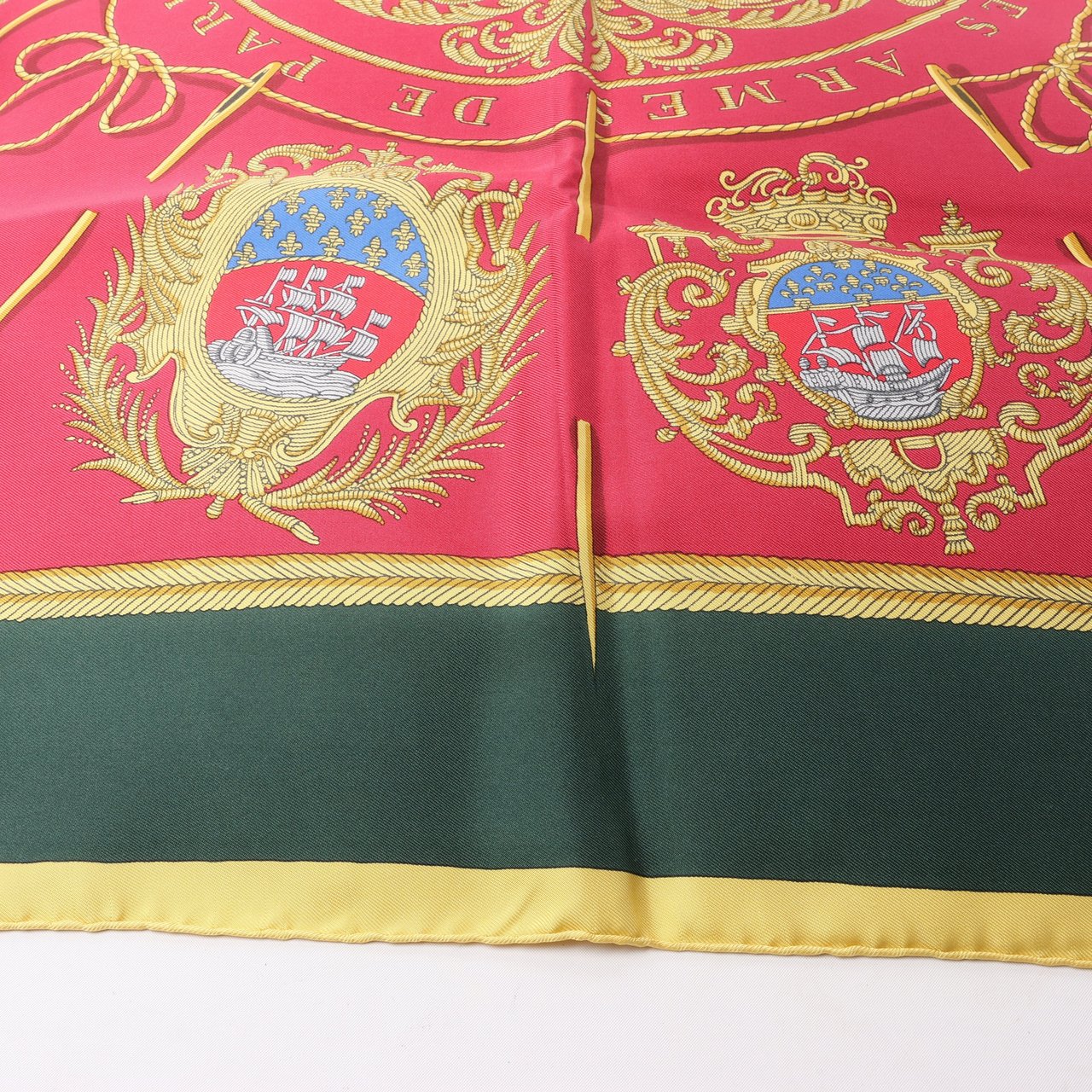 Hermès Hermès Carré 90 "FLVCTVAT NEC MERGITVR" 100% Silk Scarf in Green x Red Rood