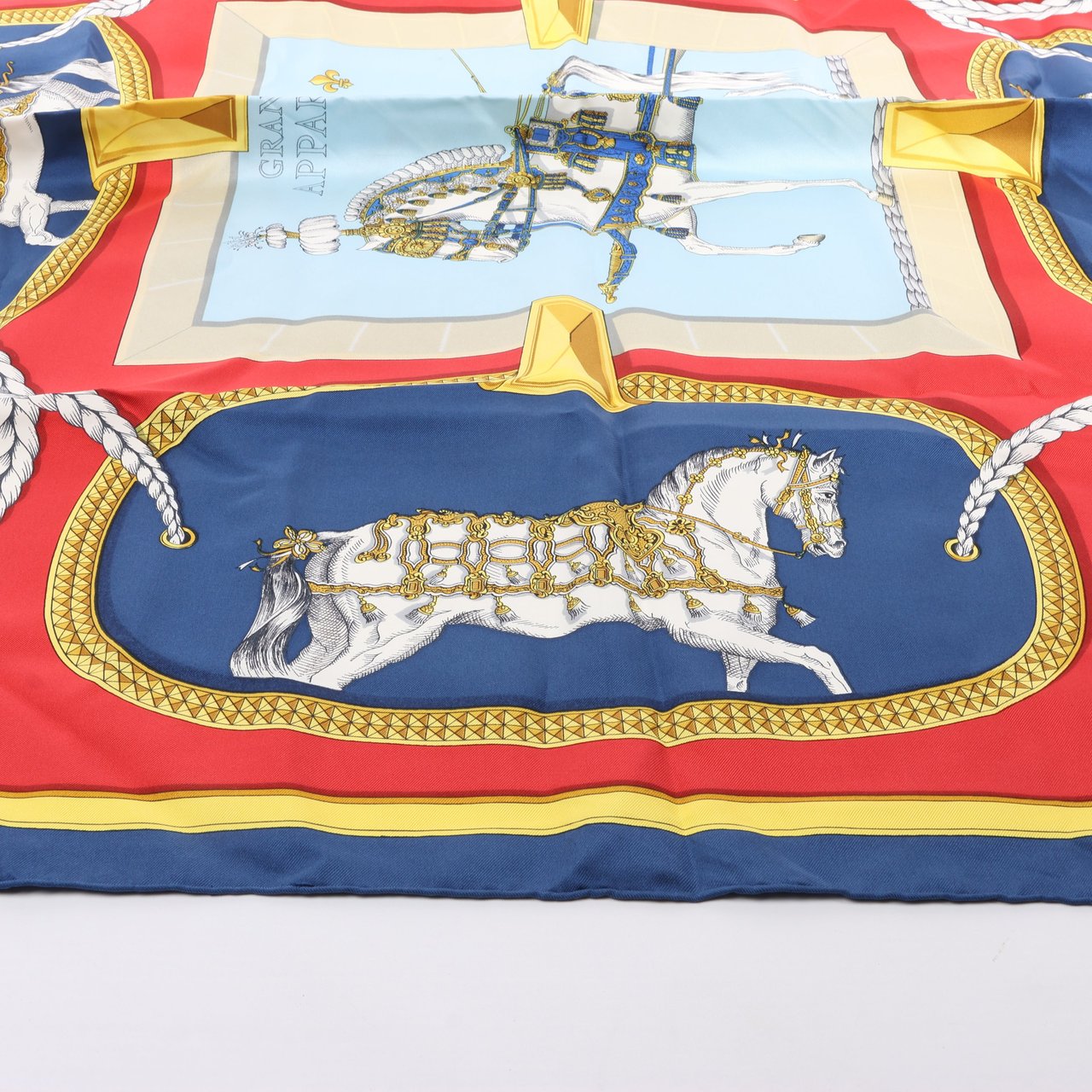 Hermès Hermès Carré 90 "GRAND APPARAT" 100% Silk Scarf in Navy x Red Rood