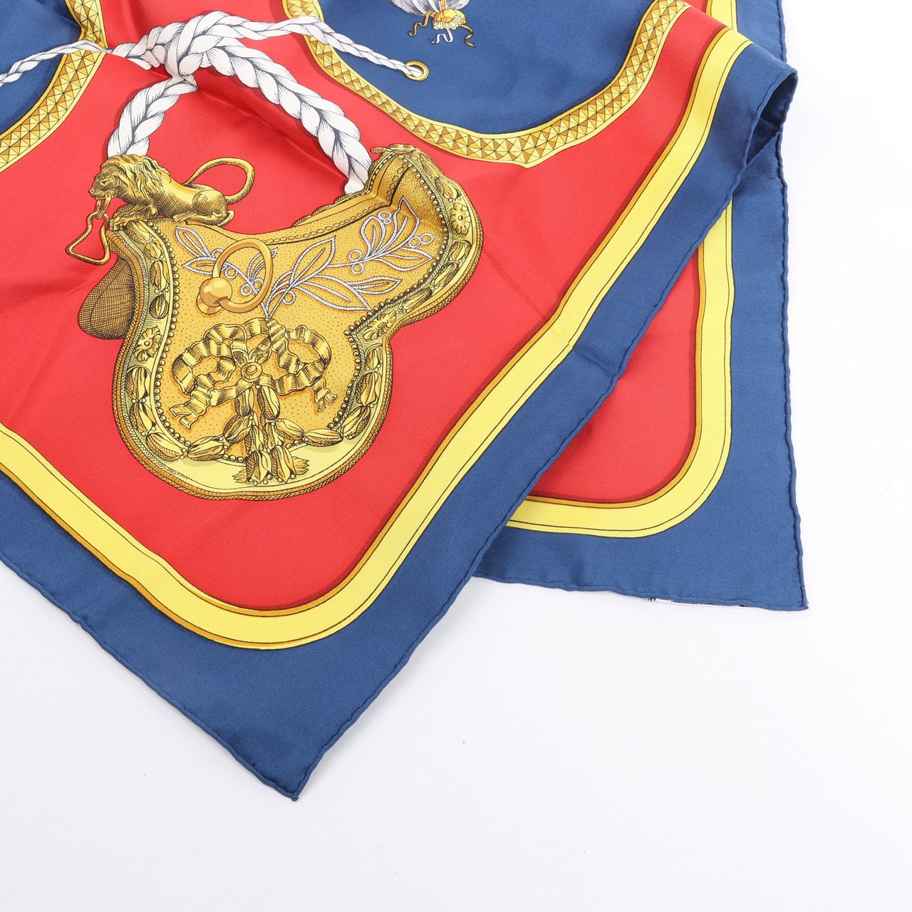 Hermès Hermès Carré 90 "GRAND APPARAT" 100% Silk Scarf in Navy x Red Rood