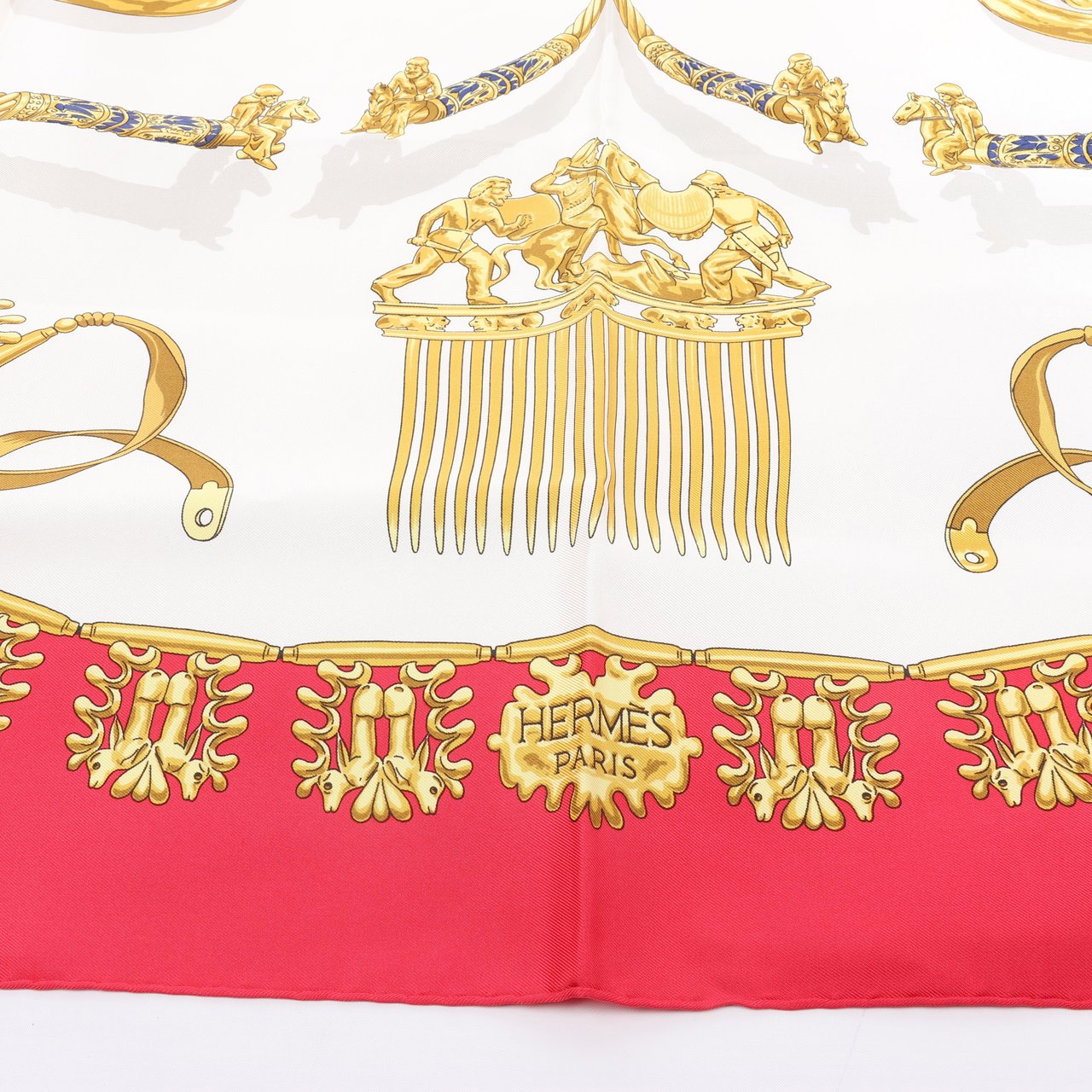 Hermès Hermès Carré 90 "LES CAVALIERS D'OR" 100% Silk Scarf in Red Rood