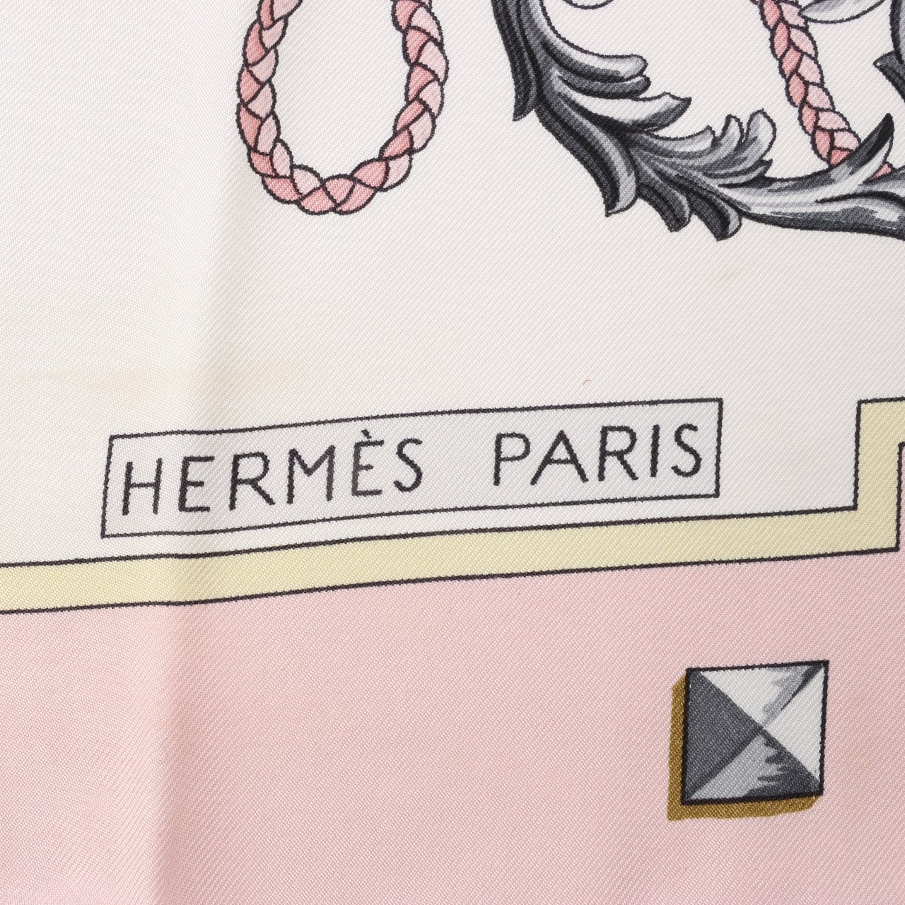 Hermès Hermès Carré 90 "LES CLES" 100% Silk Scarf in Pink Roze