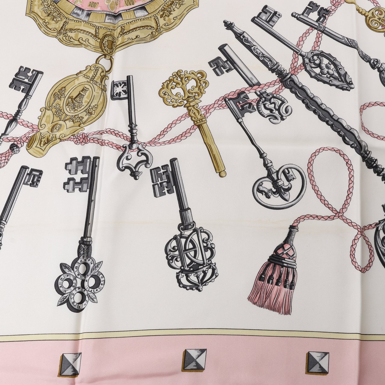 Hermès Hermès Carré 90 "LES CLES" 100% Silk Scarf in Pink Roze