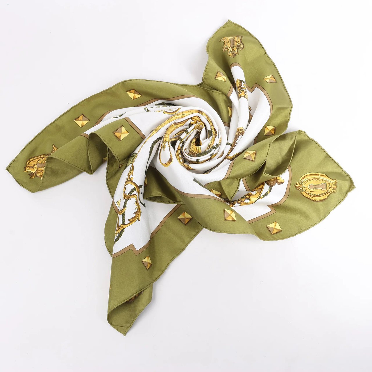 Hermès Hermès Carré 90 "LES CLES" Silk handkerchief in Khaki Bruin