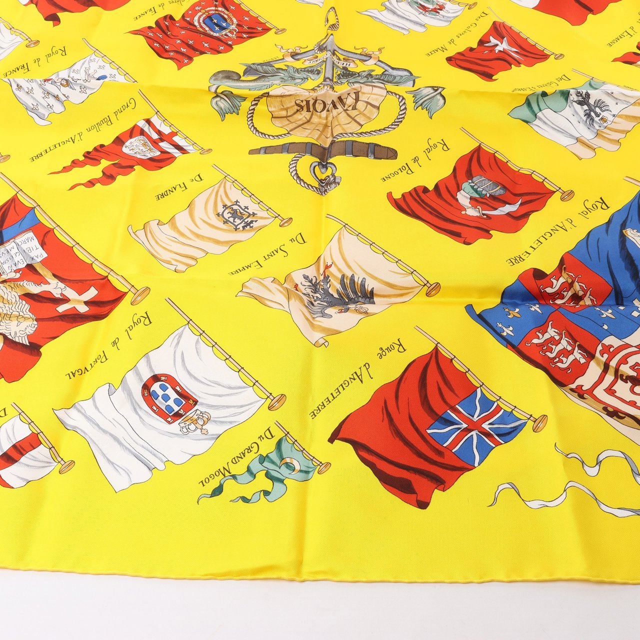 Hermès Hermès Carré 90 "PAVOIS" 100% Silk Scarf in Yellow Geel