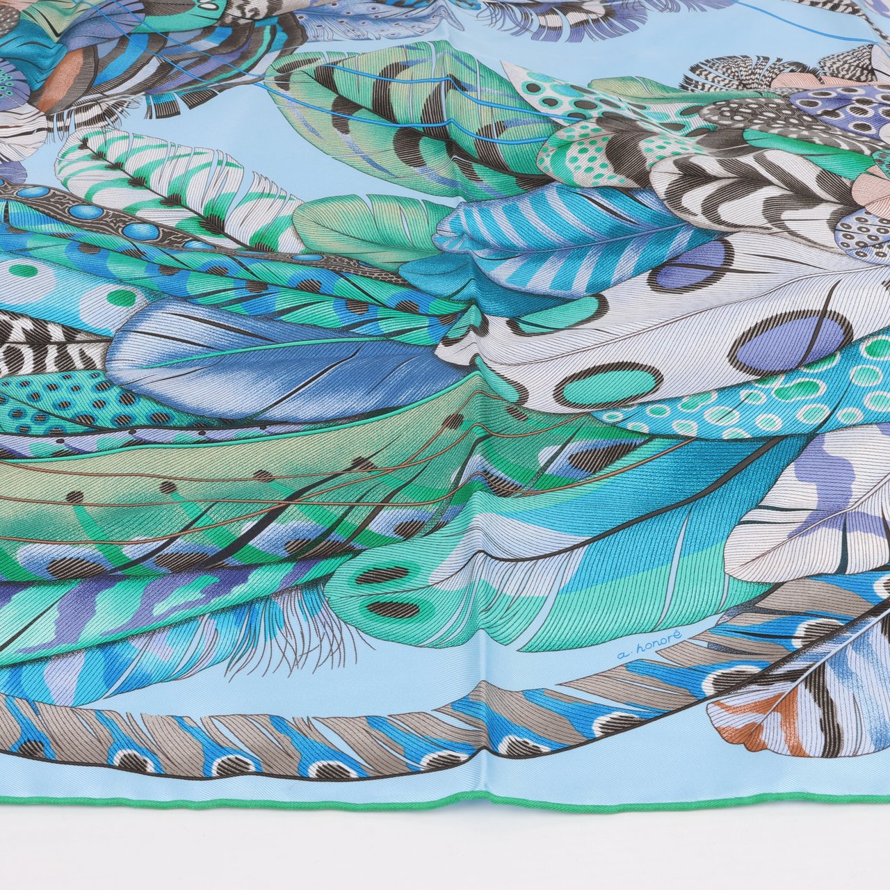 Hermès Hermès Carré 90 "PLUMES EN FETE" 100% Silk Scarf in Blue Blauw