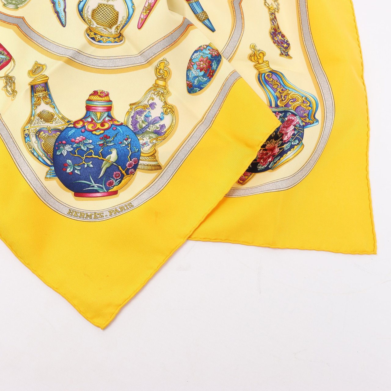 Hermès Hermès Carré 90 "Qu'importe le flacon" 100% Silk Scarf in Yellow Geel