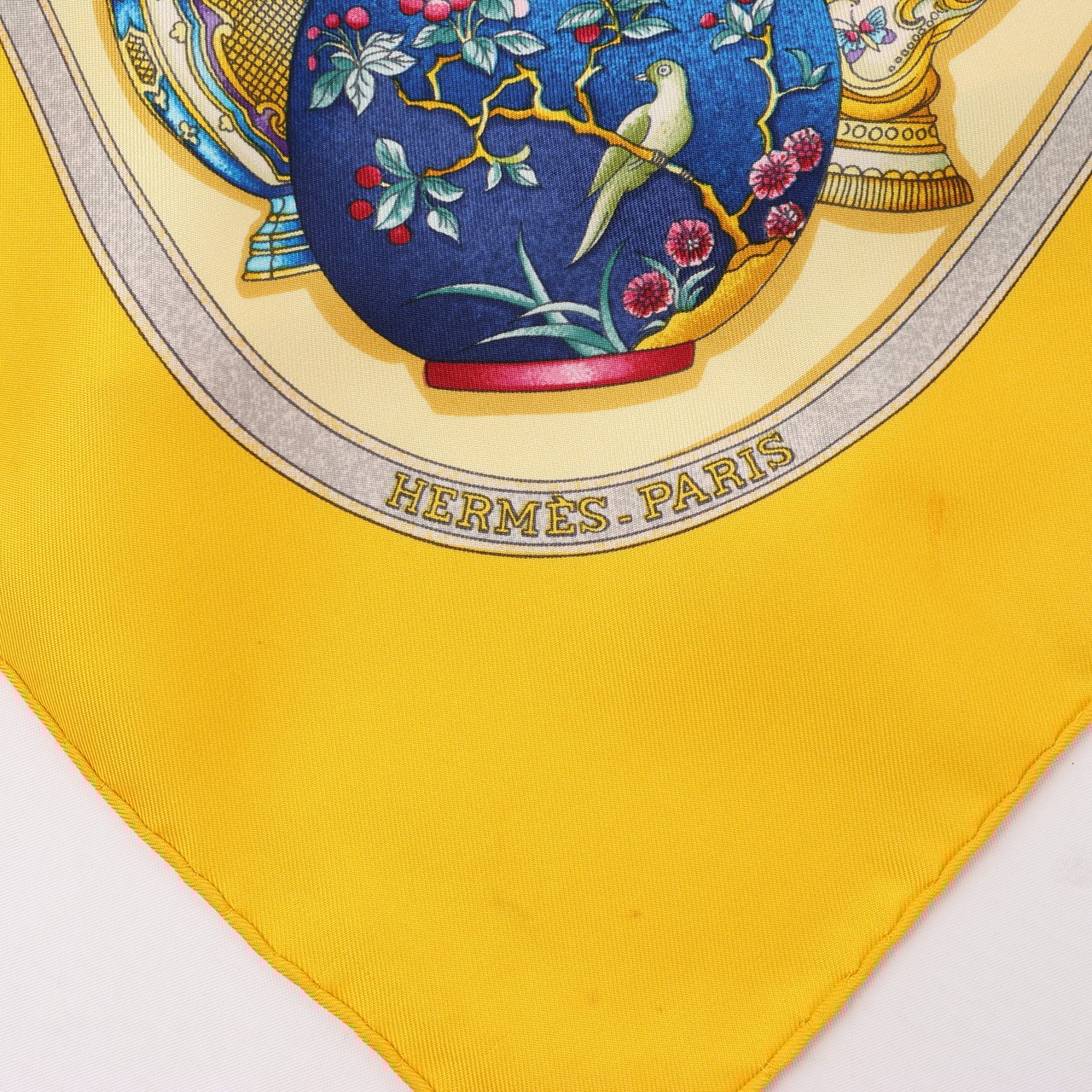 Hermès Hermès Carré 90 "Qu'importe le flacon" 100% Silk Scarf in Yellow Geel