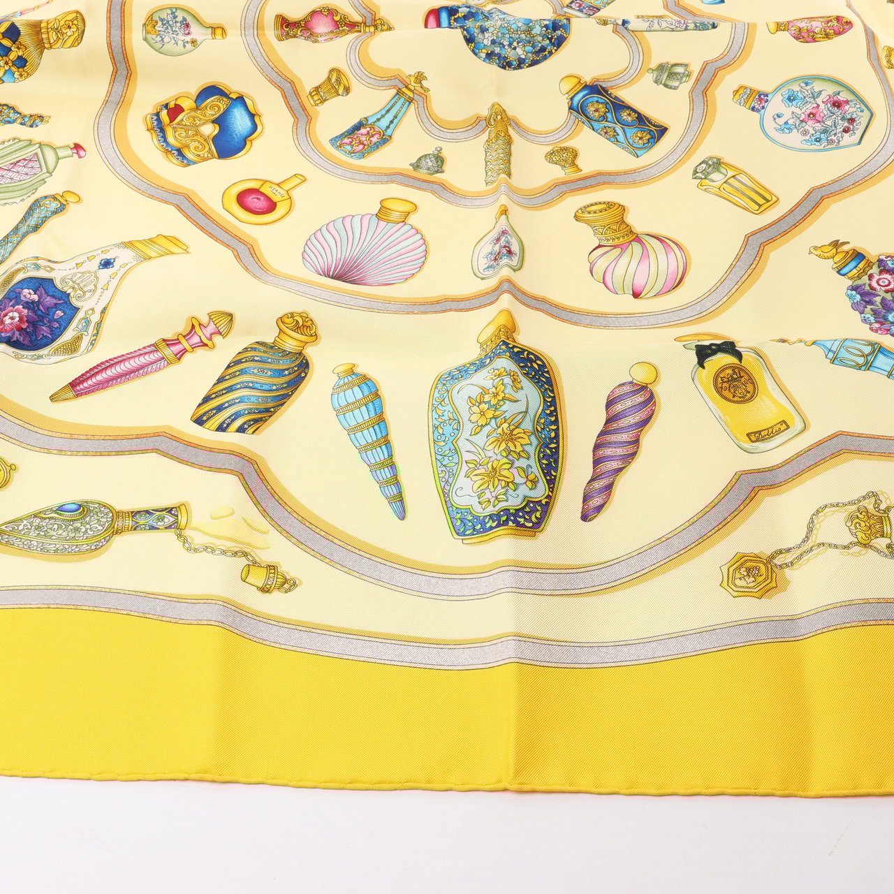 Hermès Hermès Carré 90 "Qu'importe le flacon" 100% Silk Scarf in Yellow Geel