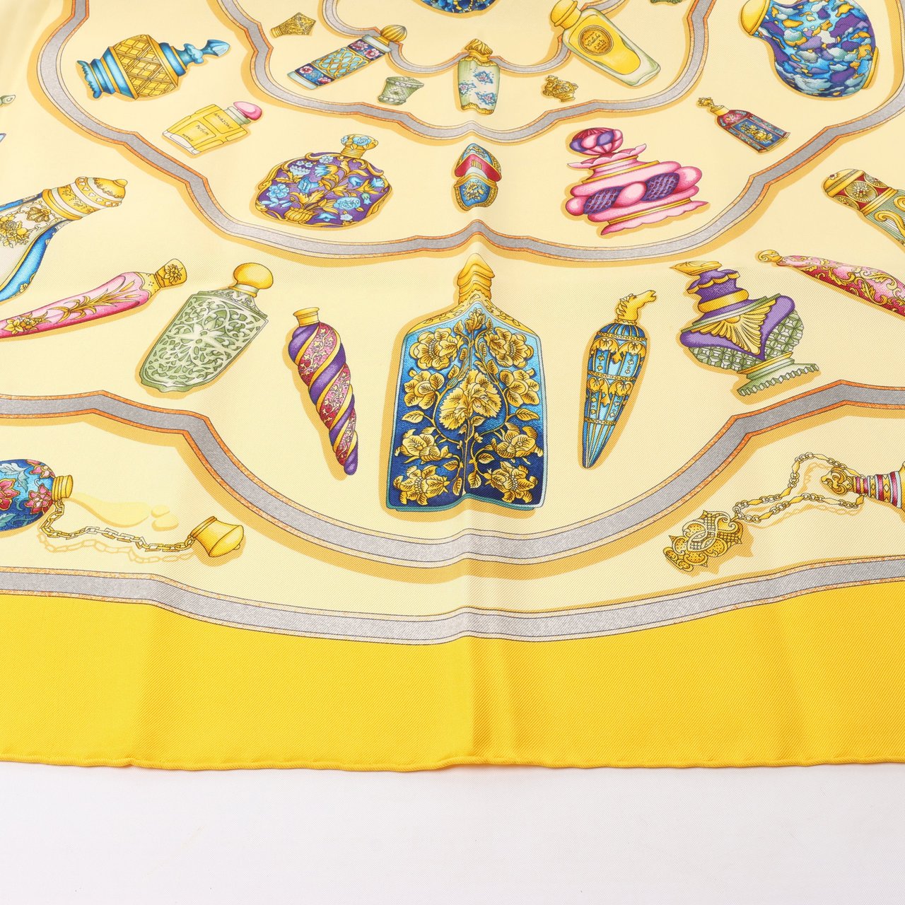Hermès Hermès Carré 90 "Qu'importe le flacon" 100% Silk Scarf in Yellow Geel