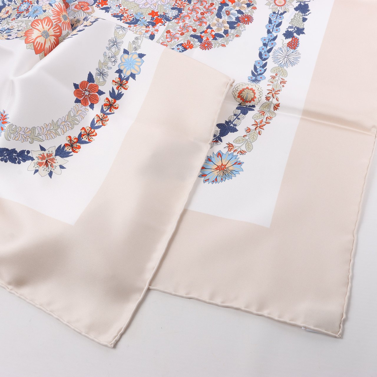 Hermès Hermès Carré 90 "RIDES DE GALA EN FLEURS" 100% Silk Scarf in Beige Beige