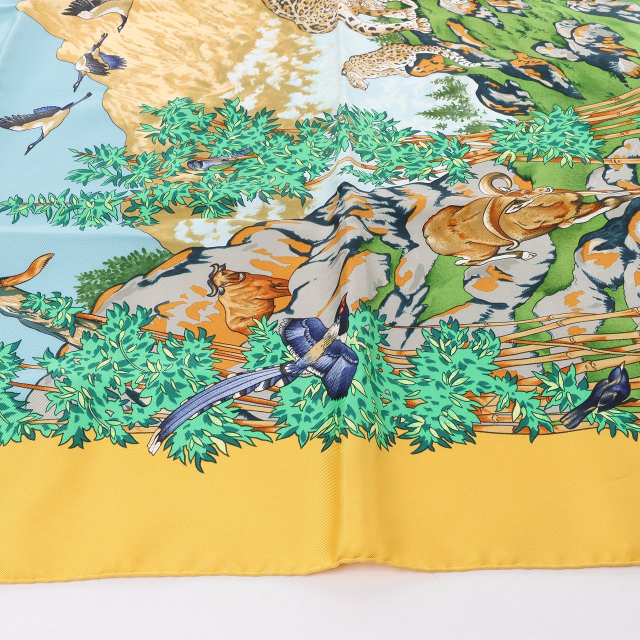 Hermès Hermès Carré 90 "SICHUAN " 100% Silk Scarf in Yellow Geel
