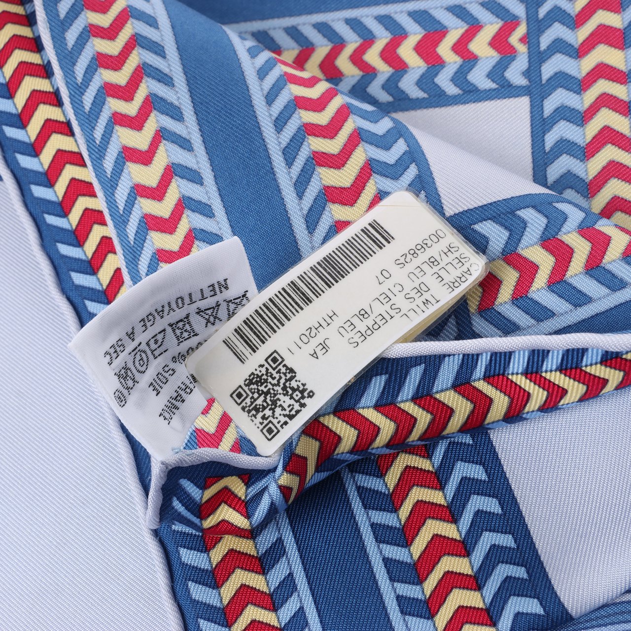 Hermès Hermès Carré 90 "Selle des Steppes" 100% Silk Scarf in Blue Blauw