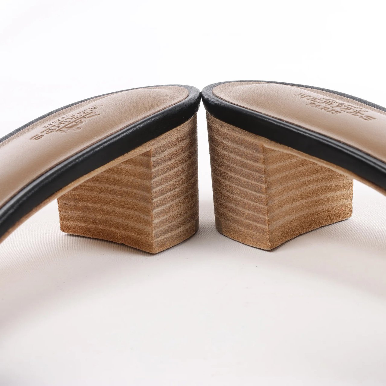 Hermès HERMES OASIS Leather Sandals in Black, Size 37.5 EU Zwart