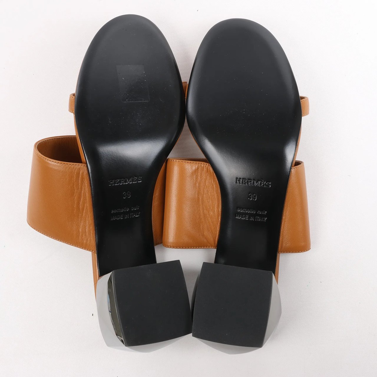 Hermès HERMES Cornelia Leather Sandals in Brown, Size 39 EU Bruin