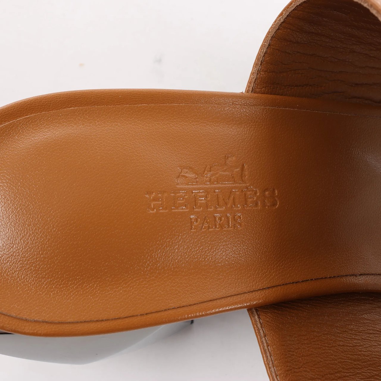 Hermès HERMES Cornelia Leather Sandals in Brown, Size 39 EU Bruin