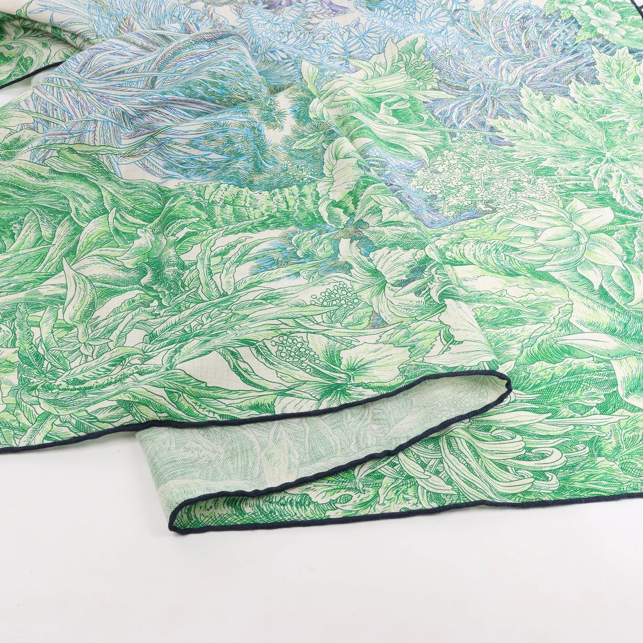 Hermès Hermès Carré Geant "BOTANICO DI PALERMO" Cashmere and Silk Scarf in Green Groen