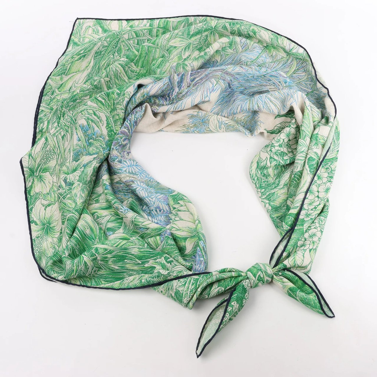 Hermès Hermès Carré Geant "BOTANICO DI PALERMO" Cashmere and Silk Scarf in Green Groen