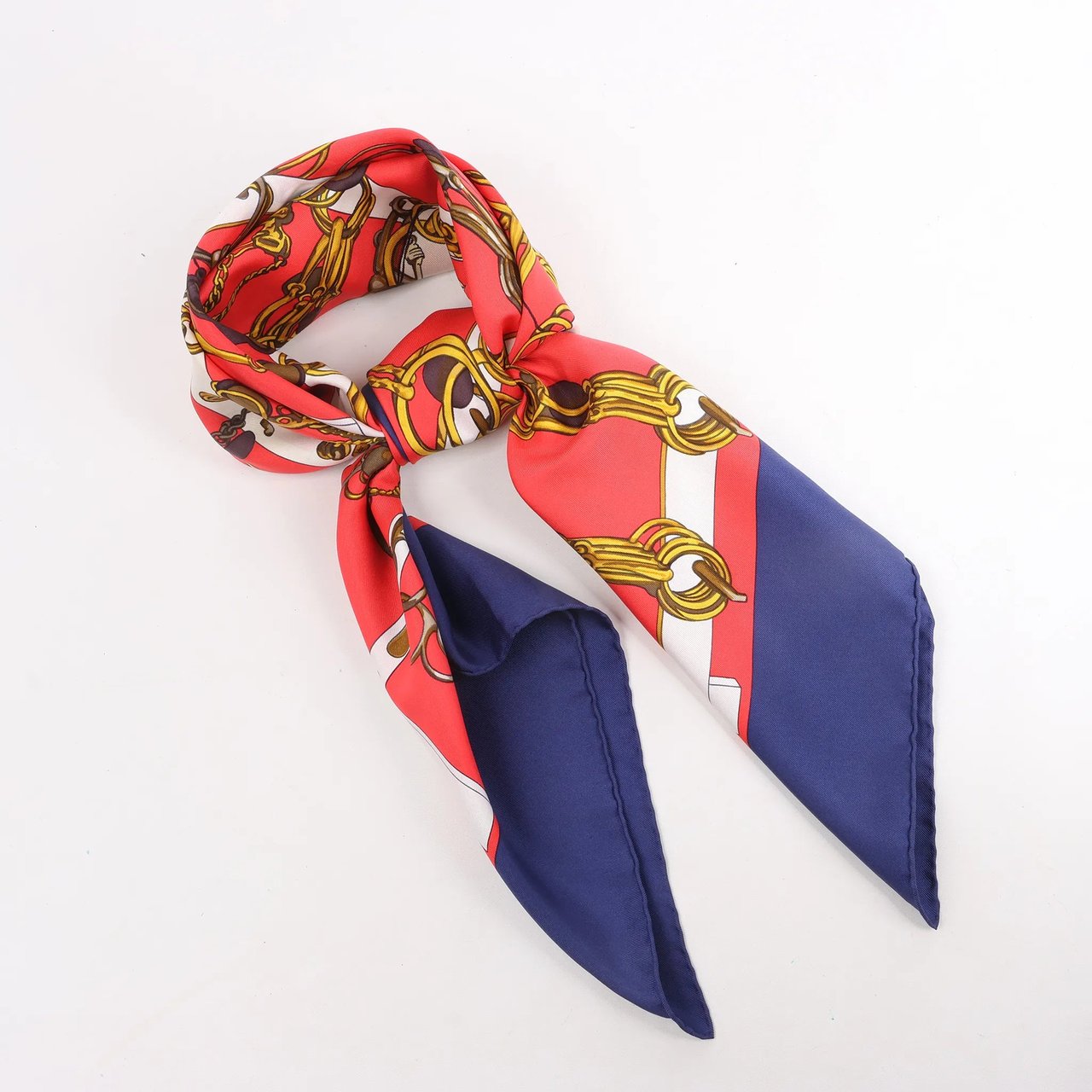 Hermès Hermès Carré 90 "MORS&FILETS" Silk handkerchief in Red x Navy Blue Rood