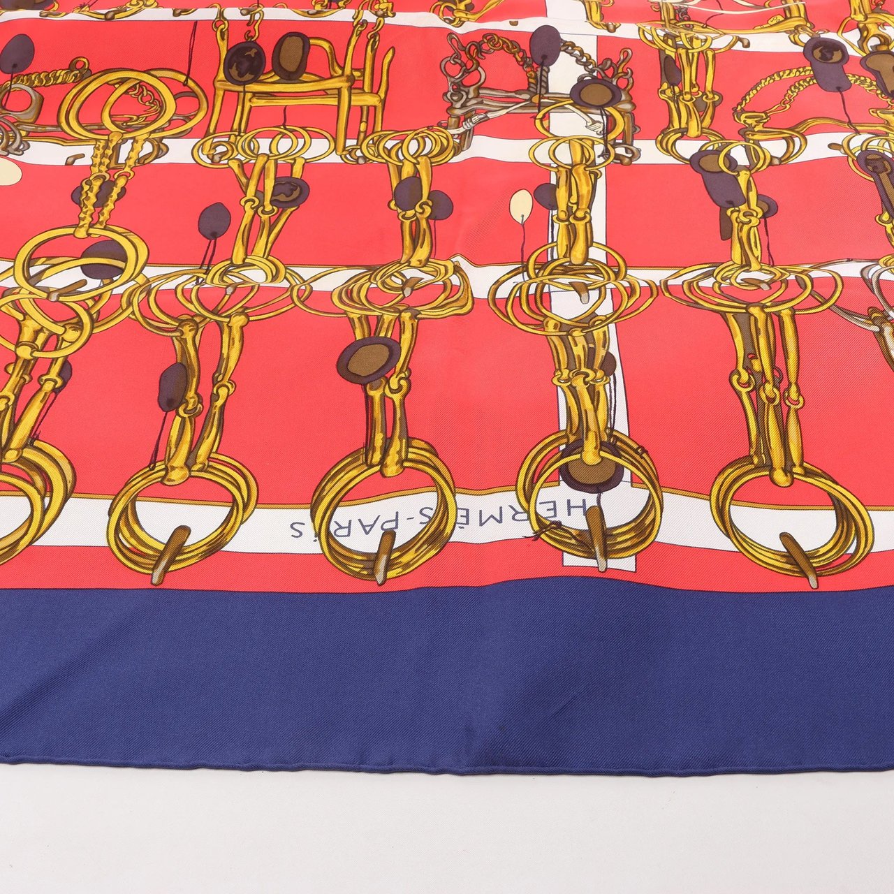 Hermès Hermès Carré 90 "MORS&FILETS" Silk handkerchief in Red x Navy Blue Rood
