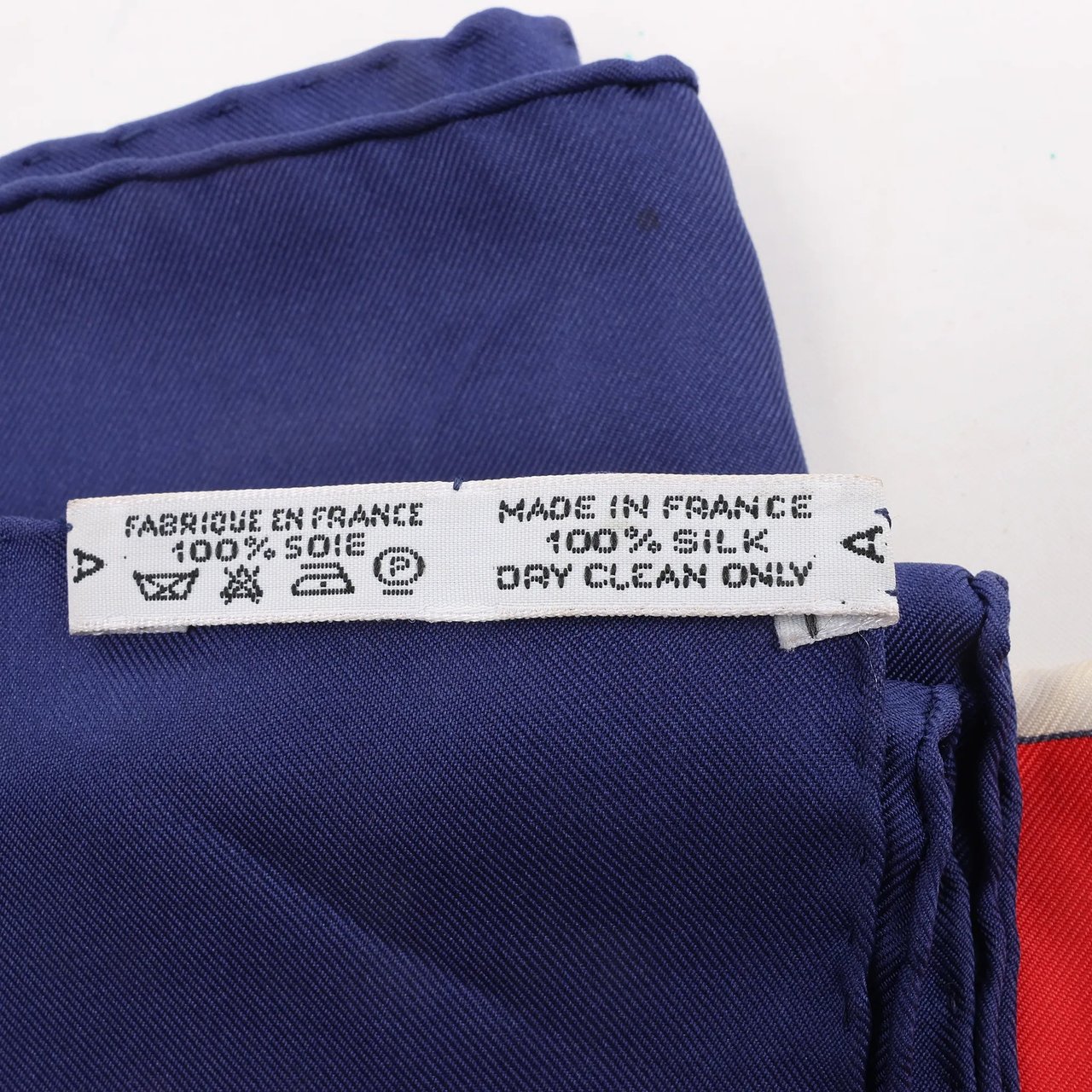 Hermès Hermès Carré 90 "MORS&FILETS" Silk handkerchief in Red x Navy Blue Rood