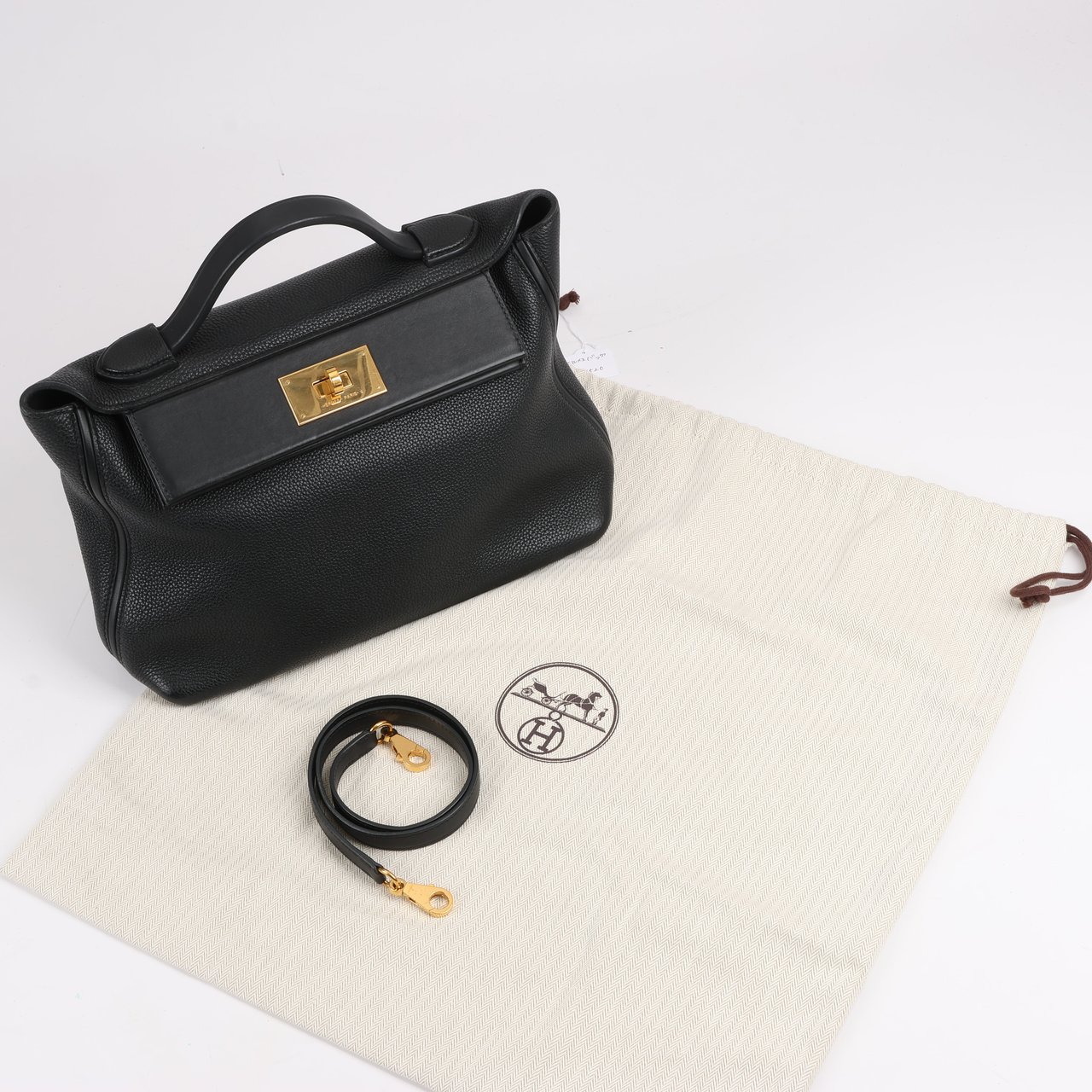 Hermès HERMES 24/24 29 Togo Leather Handbag in Black and Gold Metal Fittings D: 2019 Zwart