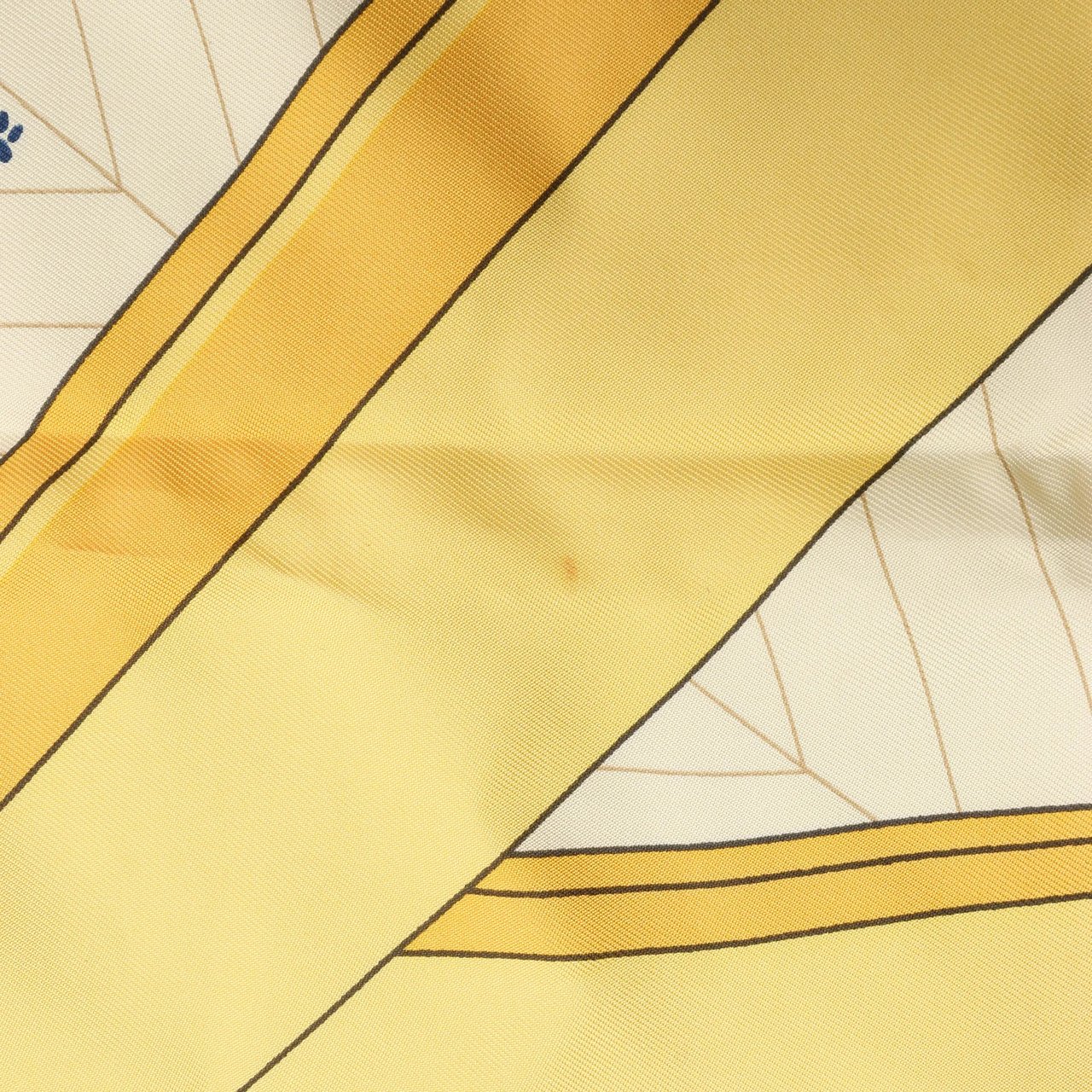 Hermès Hermès Carré 90 "MYSTERE AU 24" Silk handkerchief in Multicolor Divers