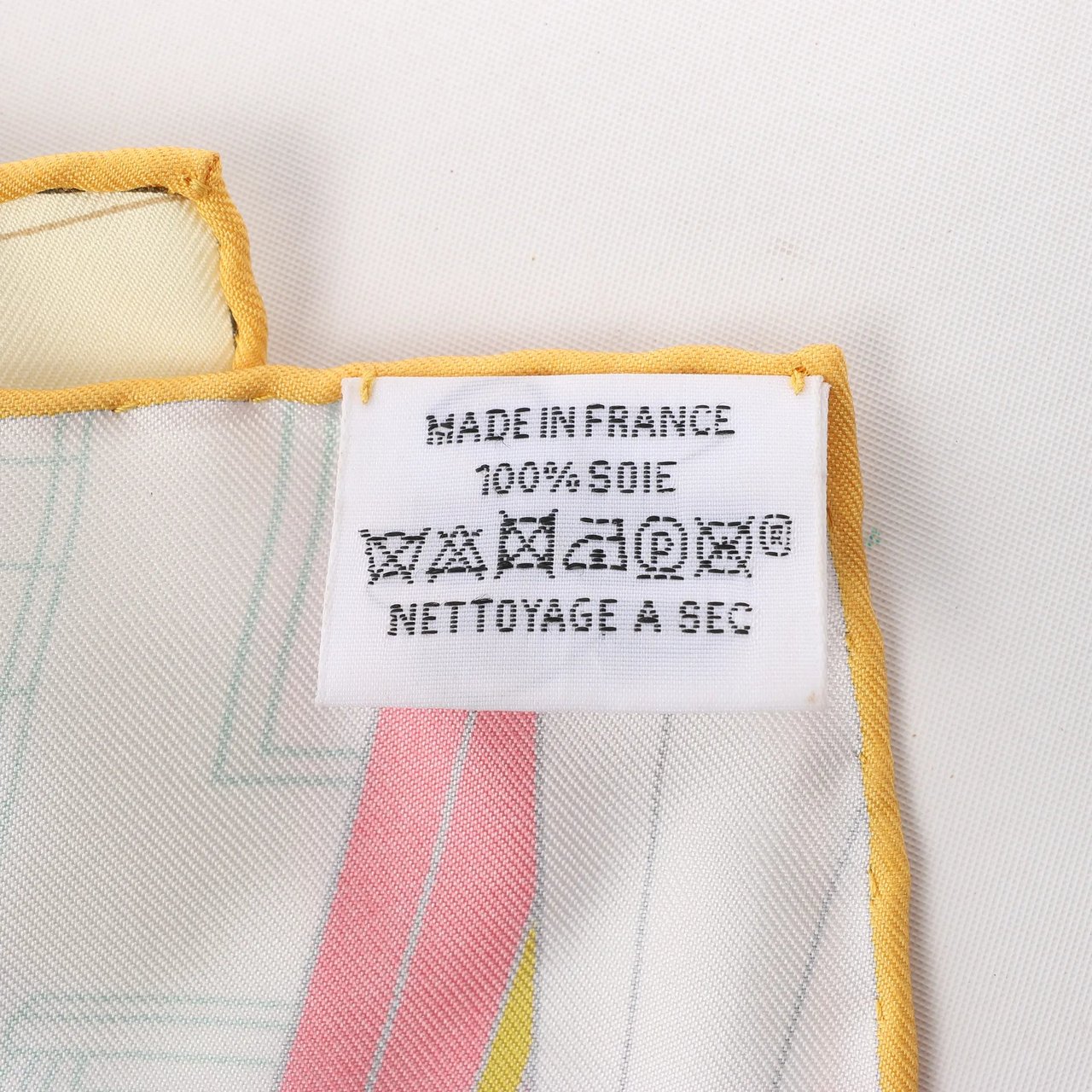 Hermès Hermès Carré 90 "MYSTERE AU 24" Silk handkerchief in Multicolor Divers