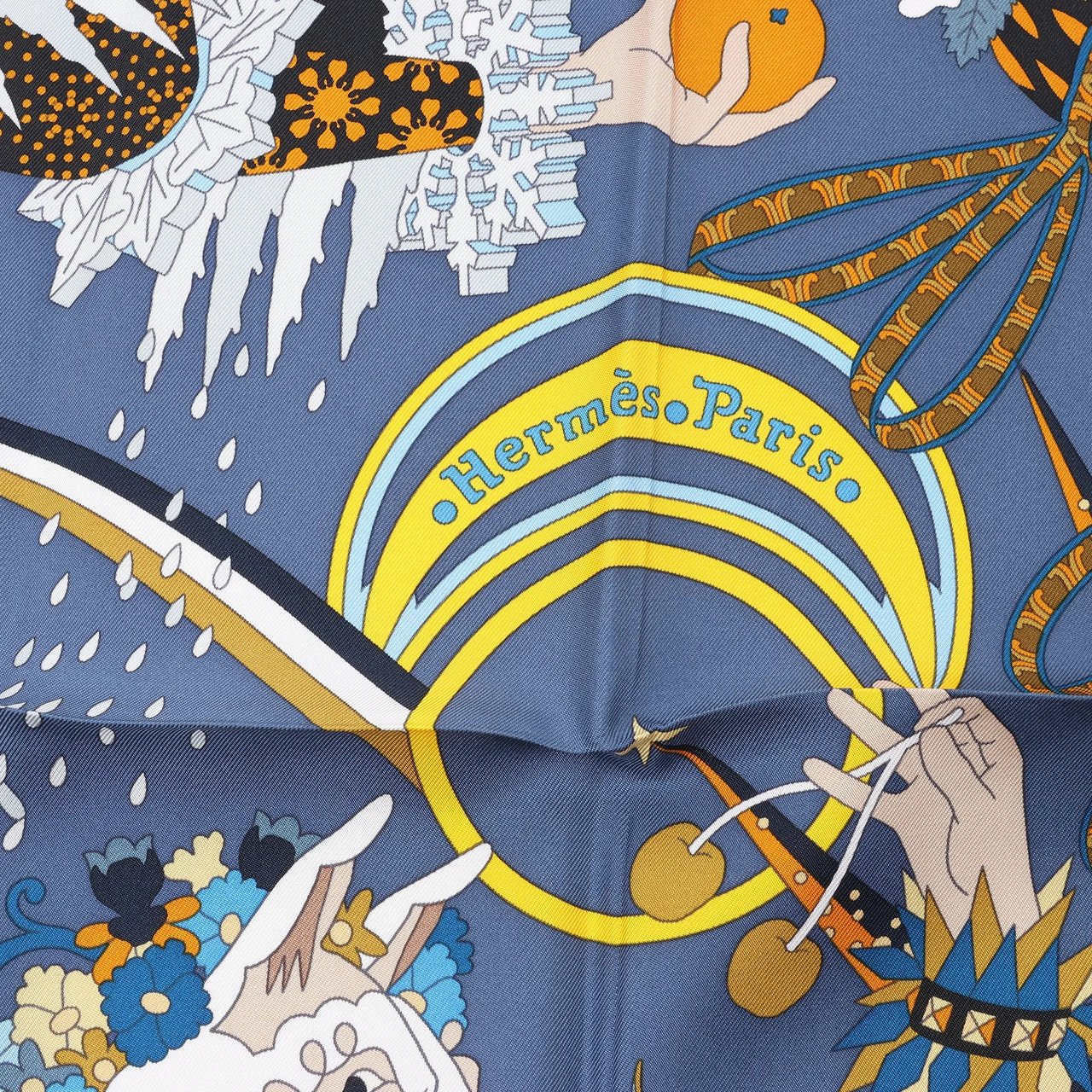 Hermès Hermès Carré 90 "Le Sacre des Saisons" Silk handkerchief in Gray Grijs