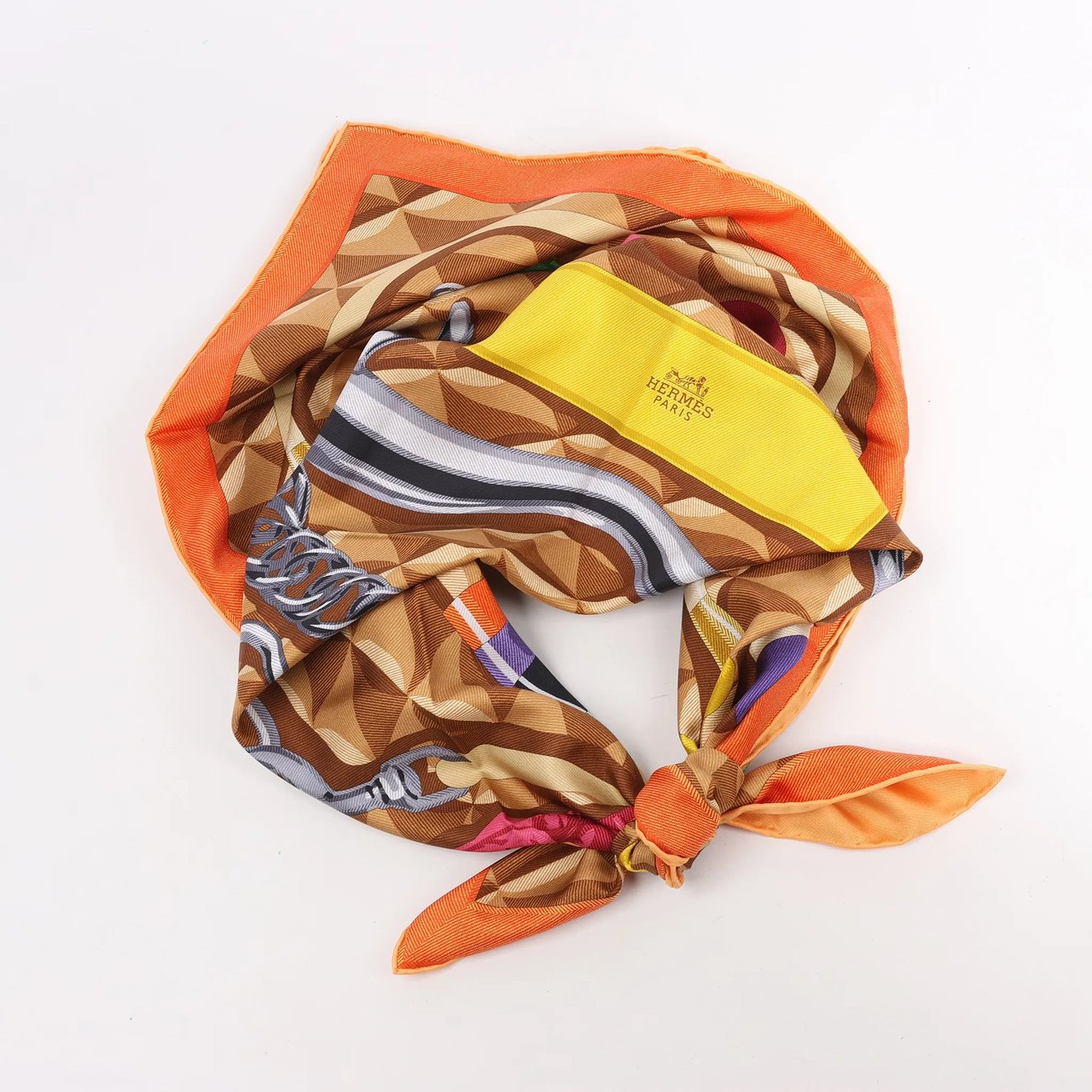 Hermès Hermès Carré 90 "BEAUTE COMPOSEE" Silk handkerchief in Orange Oranje
