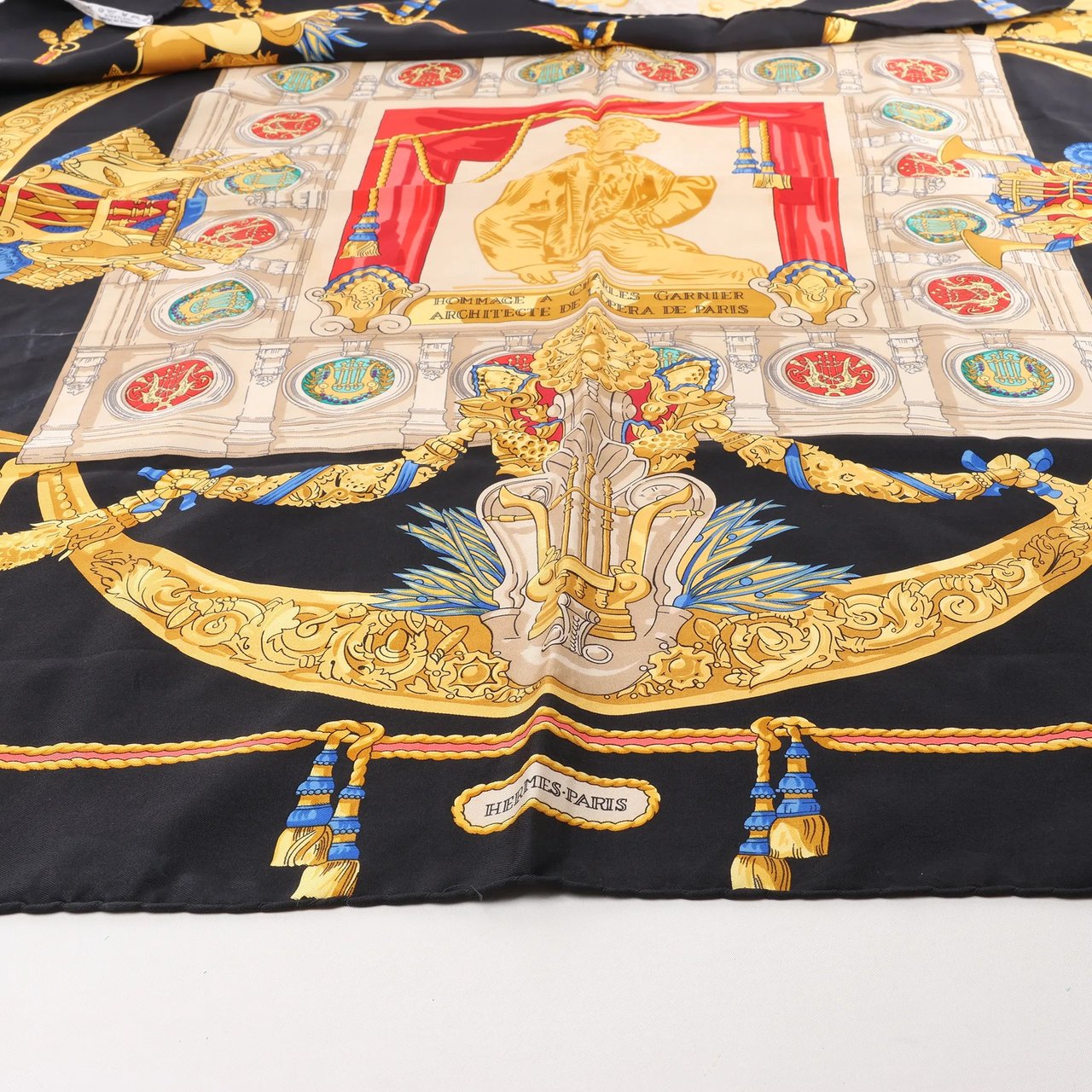 Hermès Hermès Carré 90 "HOMMAGE A CHARLES GARNIER" Silk handkerchief in Black Zwart