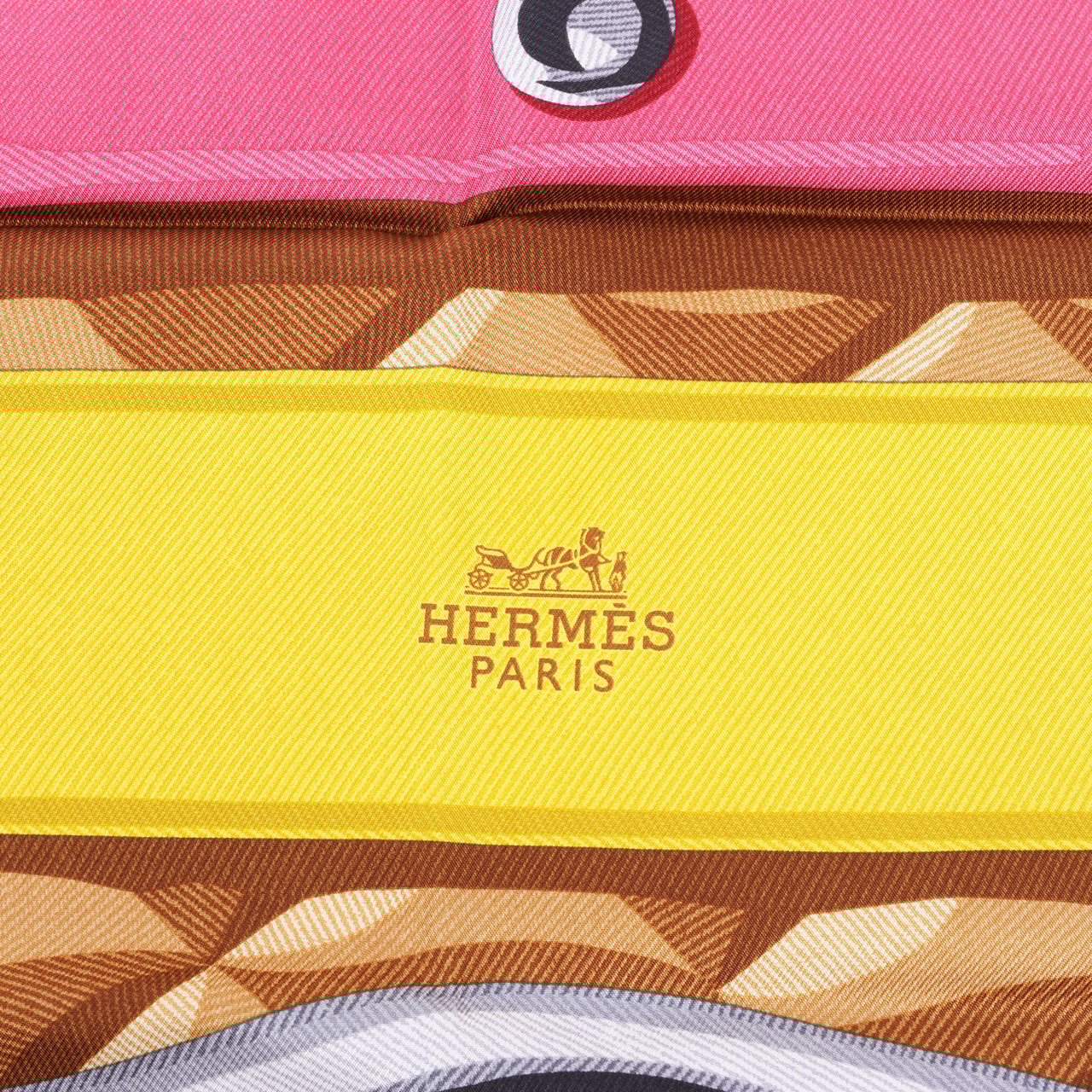 Hermès Hermès Carré 90 "BEAUTE COMPOSEE" Silk handkerchief in Orange Oranje