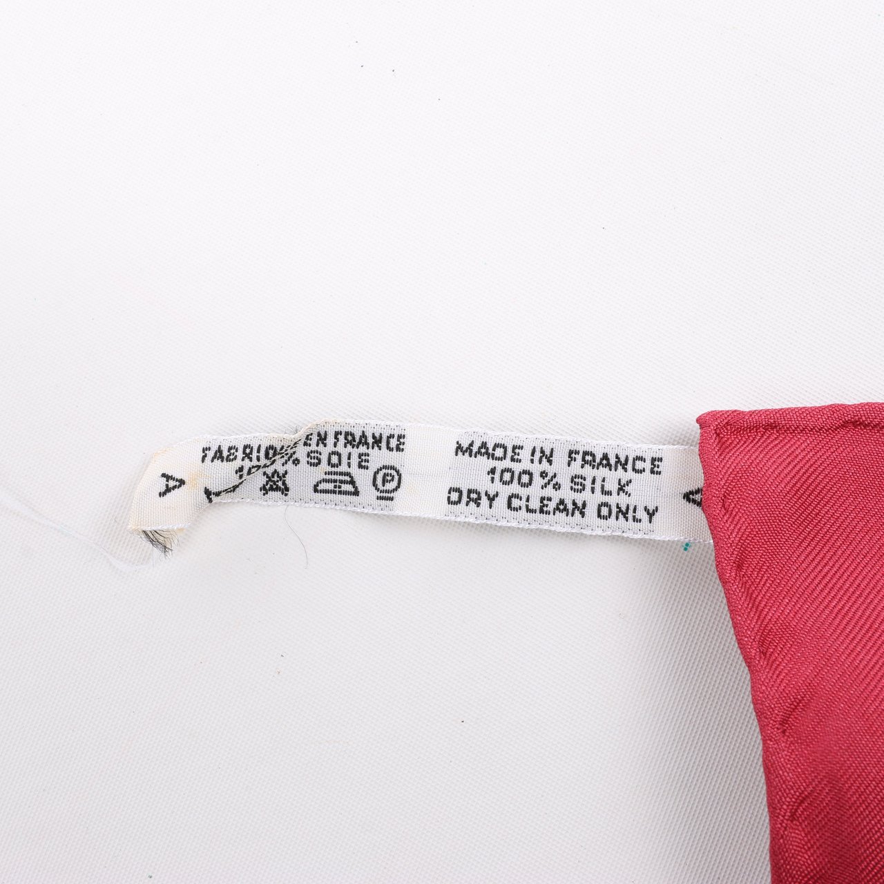 Hermès Hermès Carré 90 "GRANDE TENUE" Silk handkerchief in Burgundy Maroon