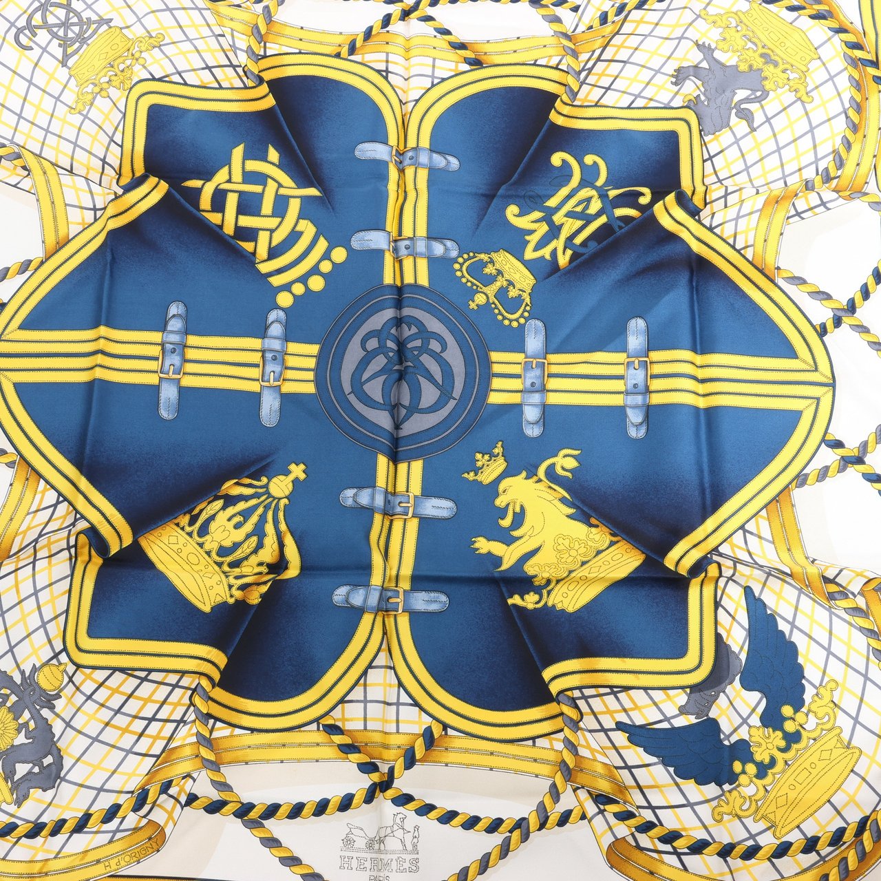 Hermès Hermès Carré 90 "GRANDE TENUE" Silk handkerchief in Burgundy Maroon