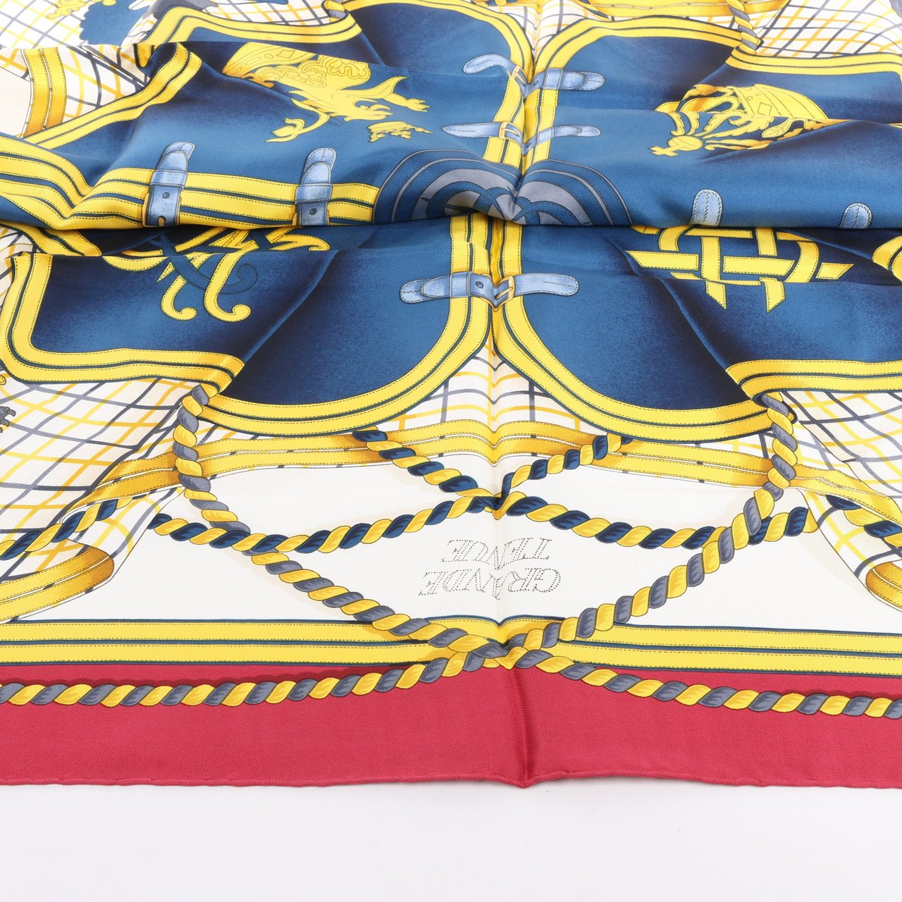 Hermès Hermès Carré 90 "GRANDE TENUE" Silk handkerchief in Burgundy Maroon