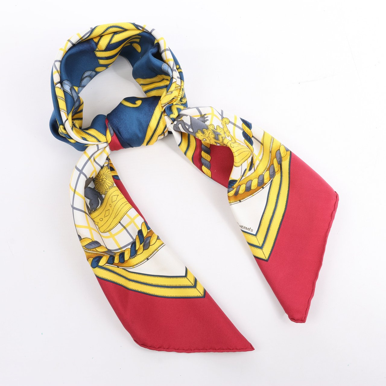 Hermès Hermès Carré 90 "GRANDE TENUE" Silk handkerchief in Burgundy Maroon