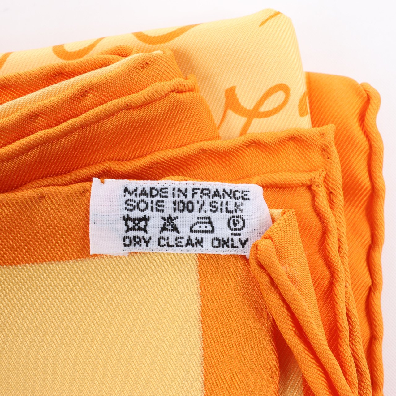 Hermès Hermès Carré 90 "L'ART D'ECRIRE" Silk handkerchief in Yellow Geel