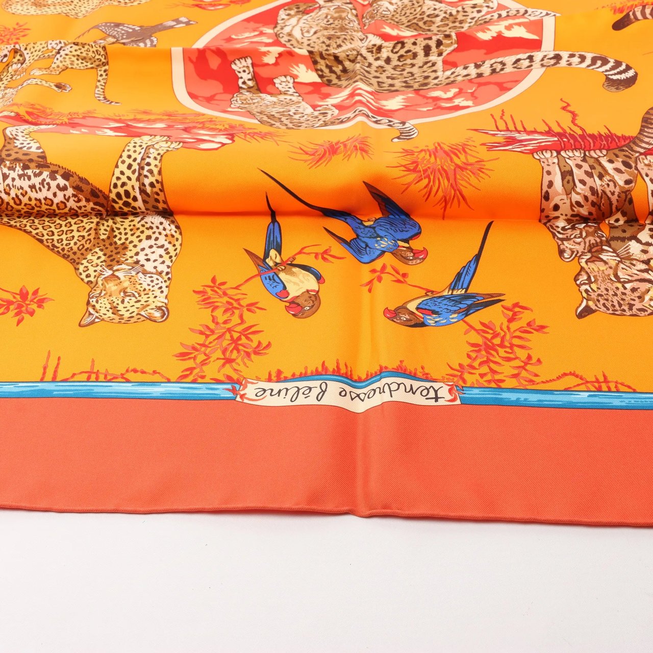 Hermès Hermès Carré 90 "Tendresse Feline" Silk handkerchief in Orange Oranje