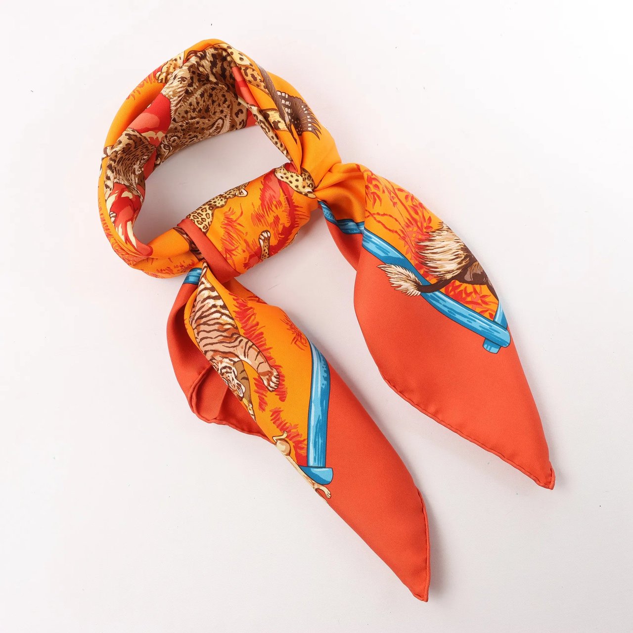 Hermès Hermès Carré 90 "Tendresse Feline" Silk handkerchief in Orange Oranje