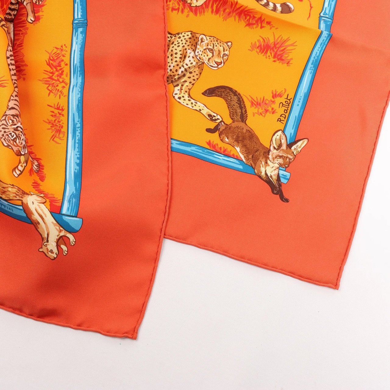 Hermès Hermès Carré 90 "Tendresse Feline" Silk handkerchief in Orange Oranje