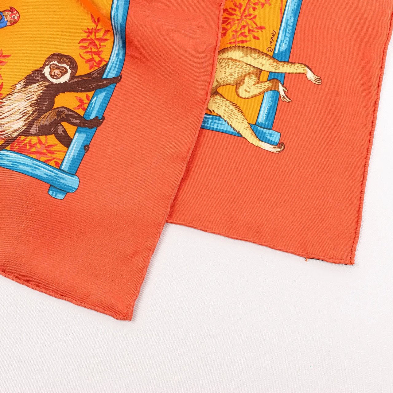 Hermès Hermès Carré 90 "Tendresse Feline" Silk handkerchief in Orange Oranje
