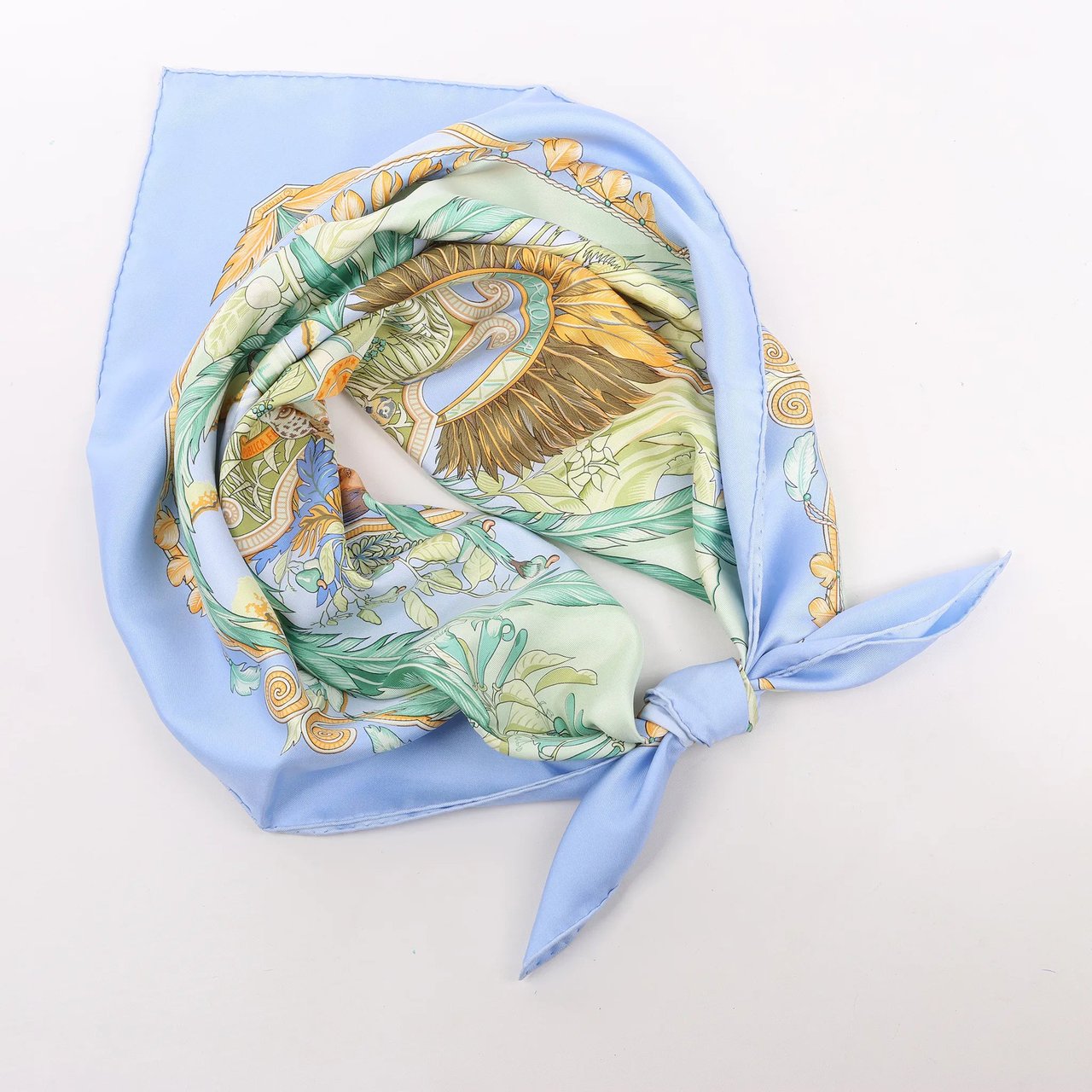 Hermès Hermès Carré 90 "AMAZONIA" Silk handkerchief in Blue Blauw