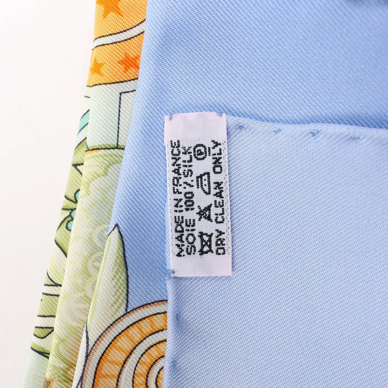 Hermès Hermès Carré 90 "AMAZONIA" Silk handkerchief in Blue Blauw