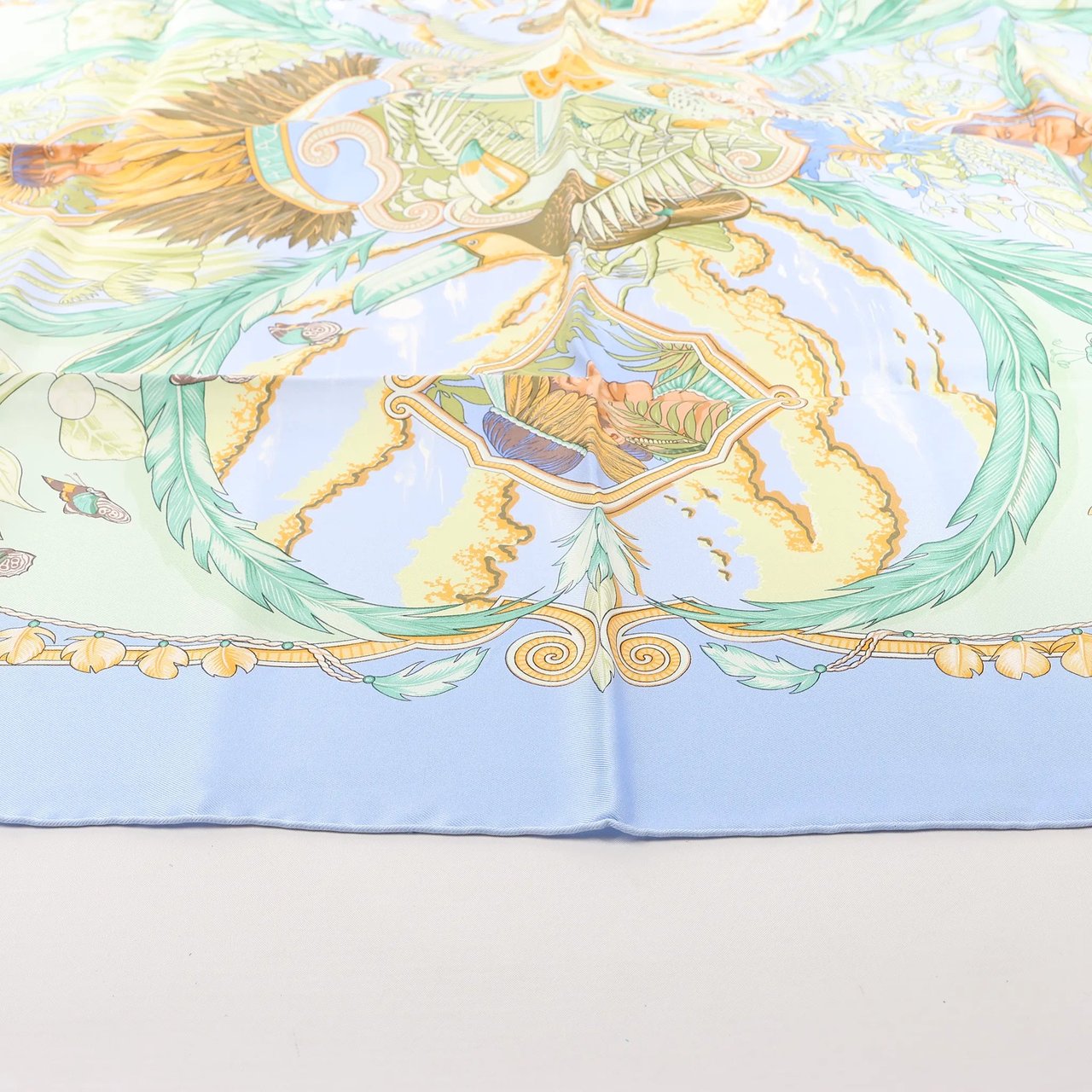 Hermès Hermès Carré 90 "AMAZONIA" Silk handkerchief in Blue Blauw