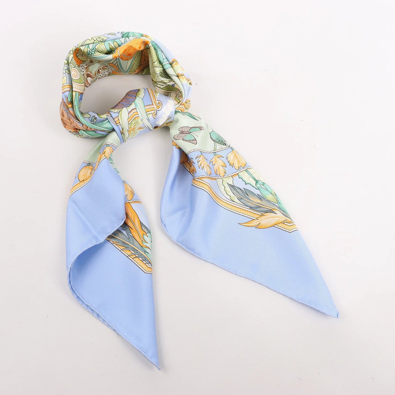 Hermès Hermès Carré 90 "AMAZONIA" Silk handkerchief in Blue Blauw