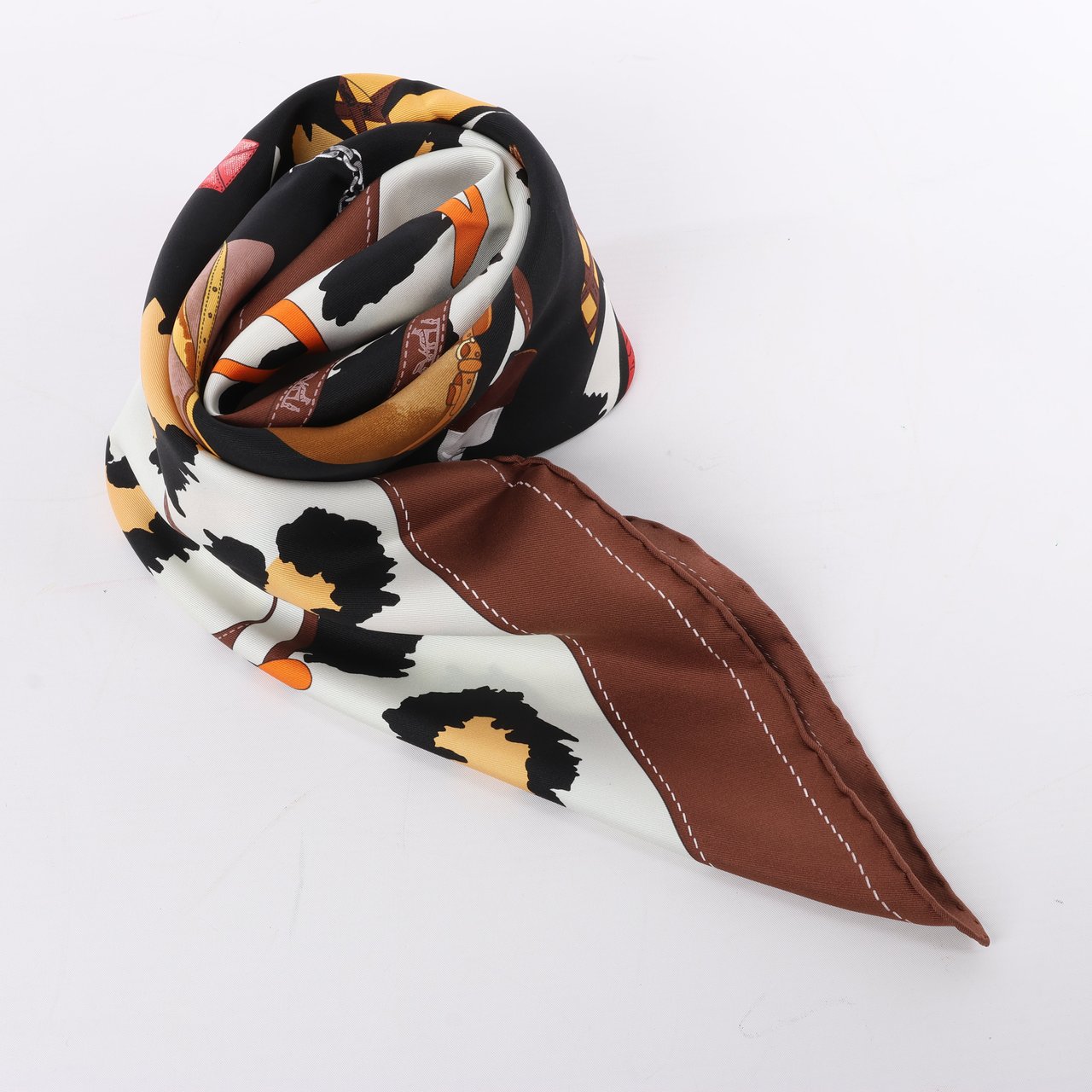 Hermès Hermès Carré 90 "Monsieur et Madame" Silk handkerchief in Brown Bruin