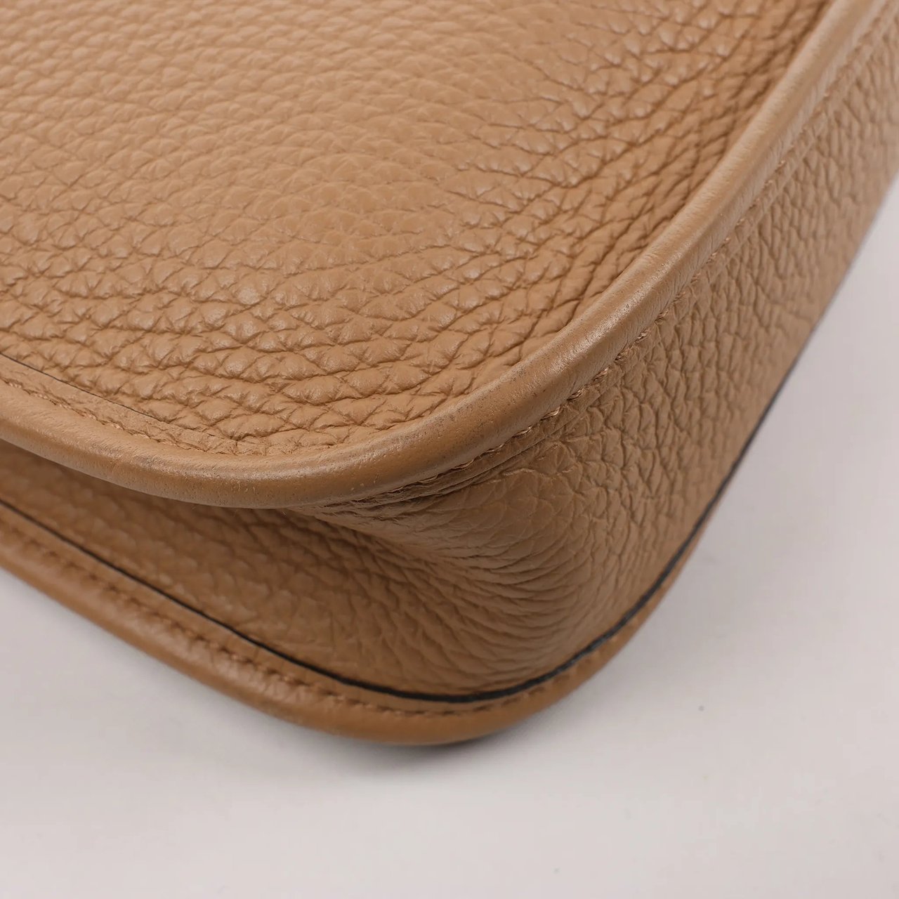 Hermès Hermès Evelyne Taurillon Clemence Maxi Quadrille TPM Chai Shoulder bag U:2022 Bruin