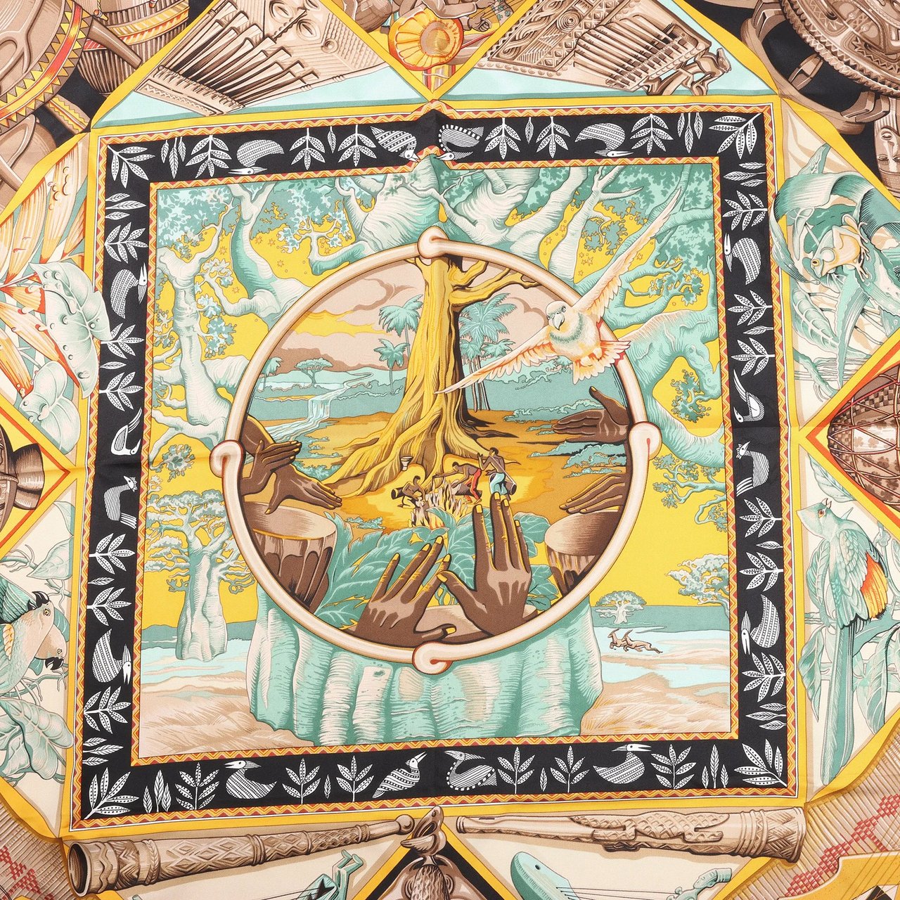 Hermès Hermès Carré 90 "Au Son du Tam Tam" Silk handkerchief in Black Zwart